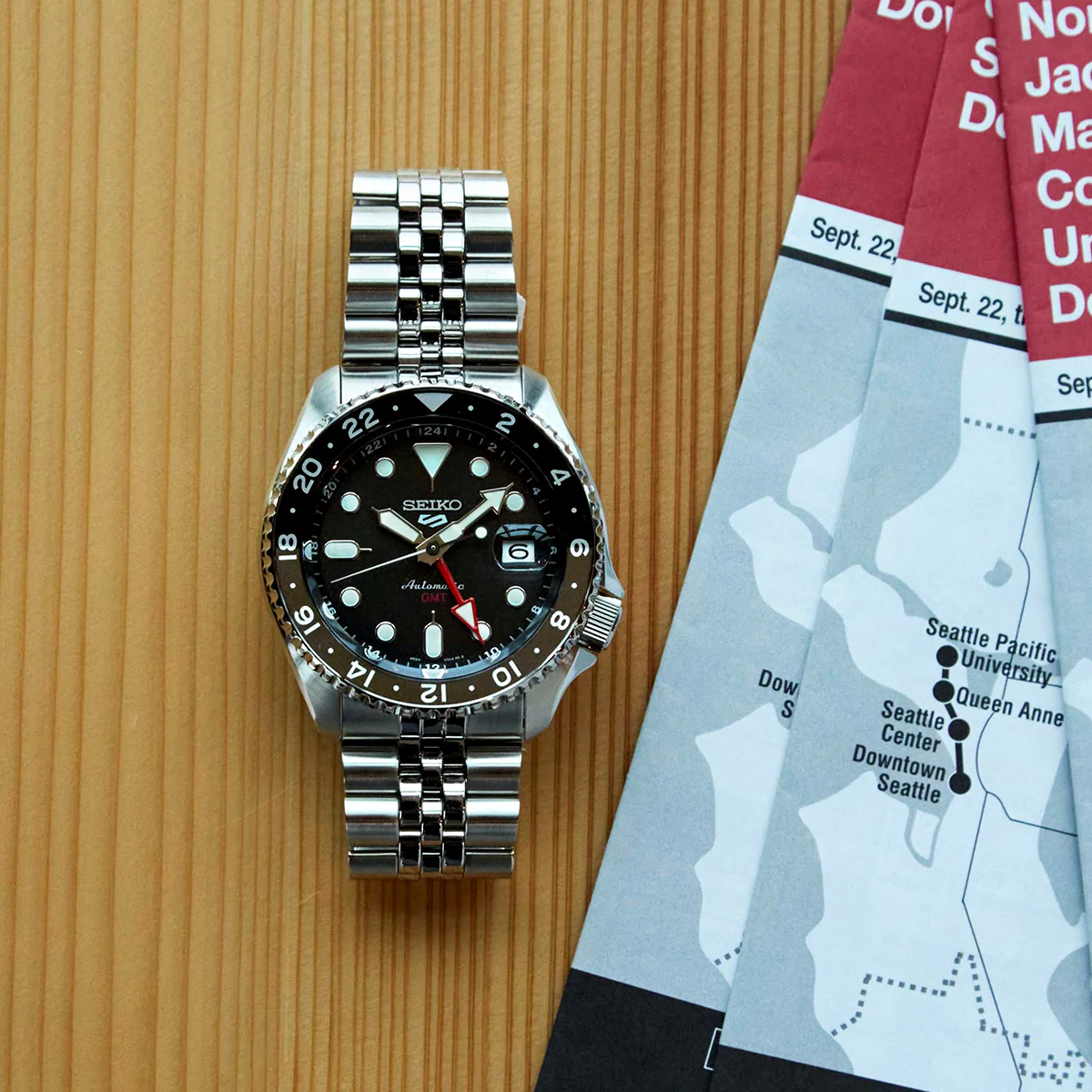 Seiko 5 Sports Black Grape GMT SKX Re-Interpretation - SSK001K1 - Image 3
