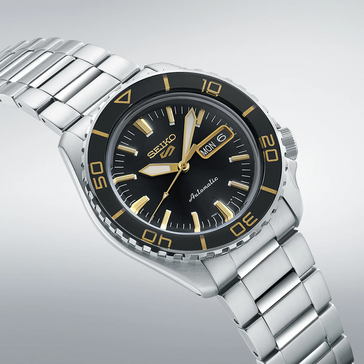 Seiko 5 Sports SKX – SNZH5 Blacktone Redux - SRPK99k1 - Image 3